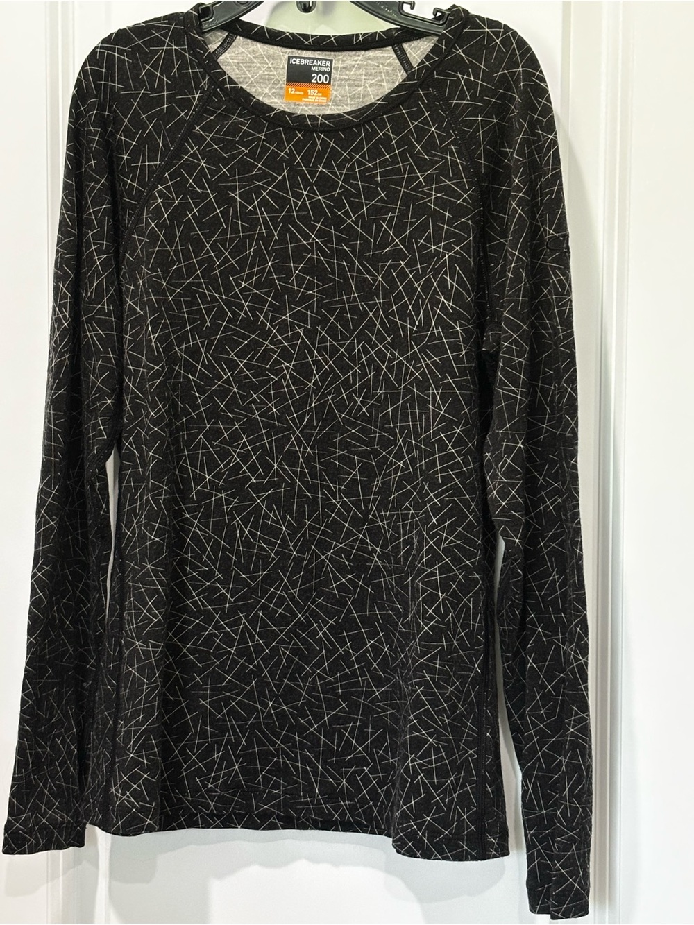 Icebreaker Men’s Black Crewneck Sweater with Light Gray Linear Pattern